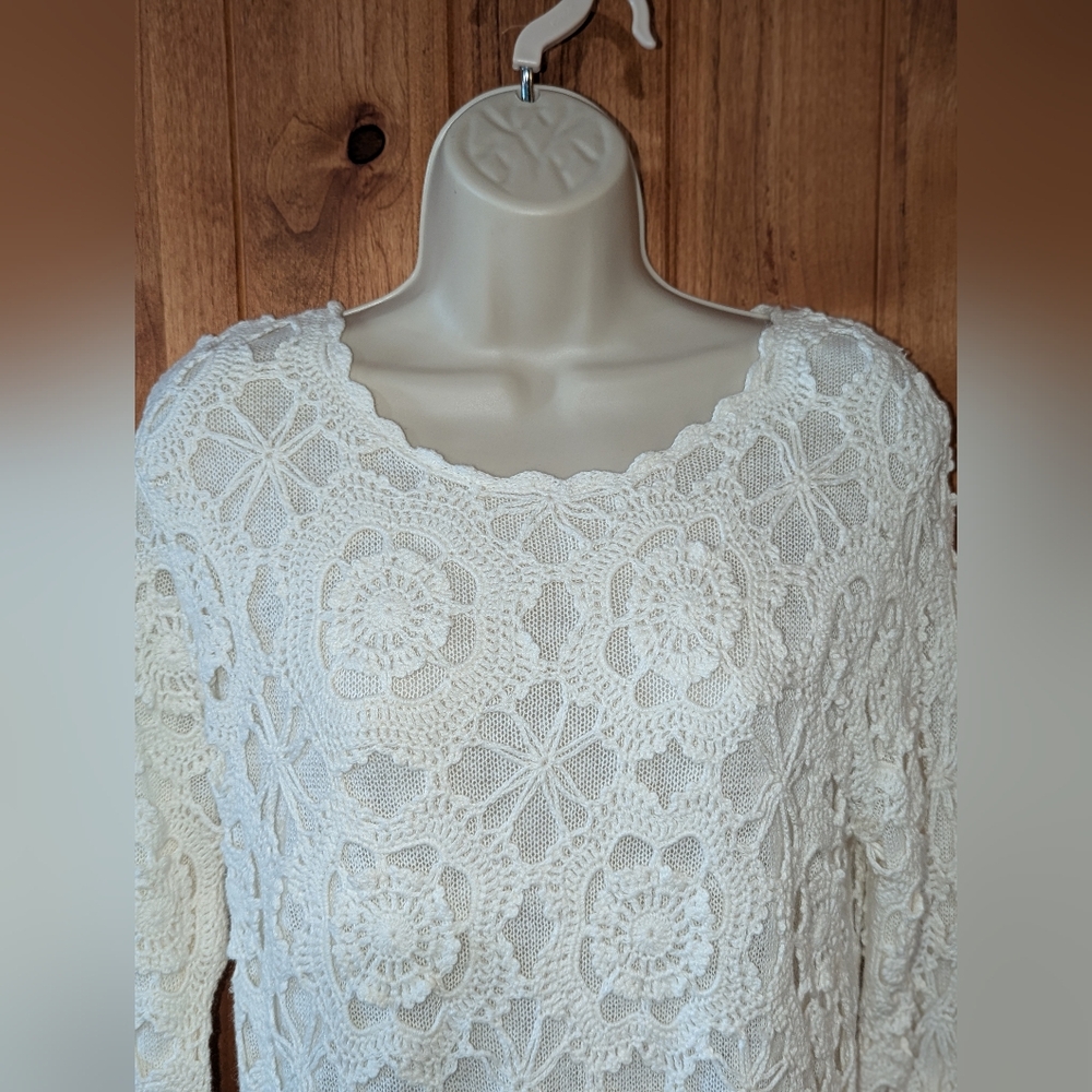 Celina Yang Crochet Women's Sweater‎ - Picture 2 of 7